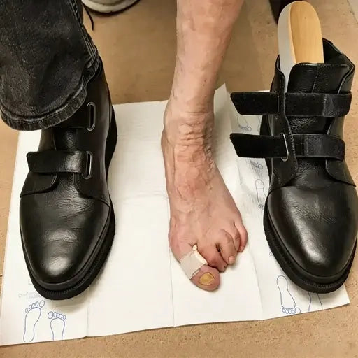 Tradycyjne buty z wiązaniem